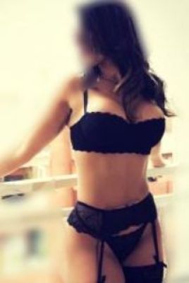 Валерия предлагает массаж простаты страпоном, недорого