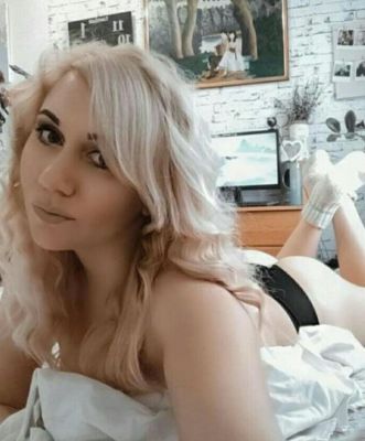 Лена — проститутка для девушек от 2000 руб. в час