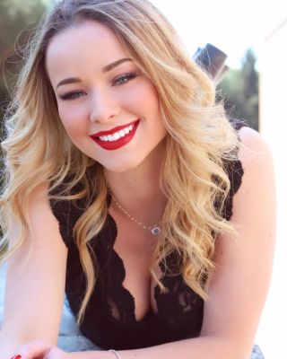 Алина, 21 лет — минет в машине